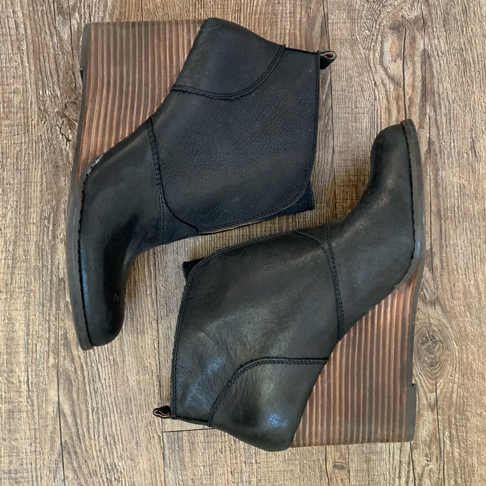 Lucky Brand Black Leather wedge Booties